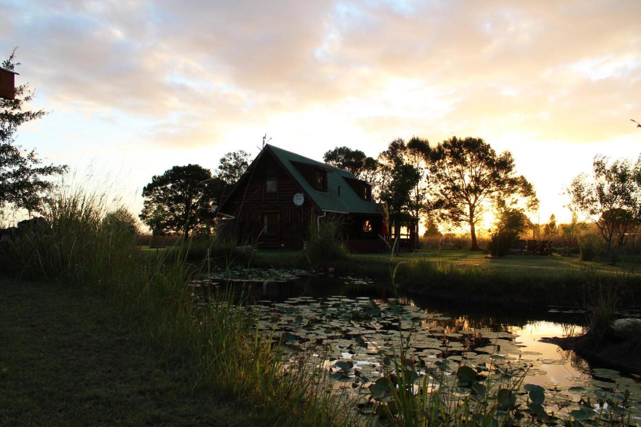 A Log Home At Buffalo Creek Buffeljagsrivier エクステリア 写真